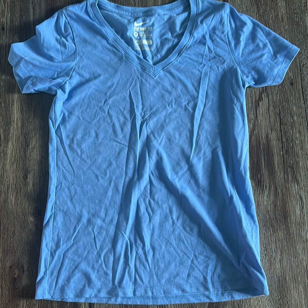 ❤️ EUC Women’s Nike Dri-Fit Workout shirt